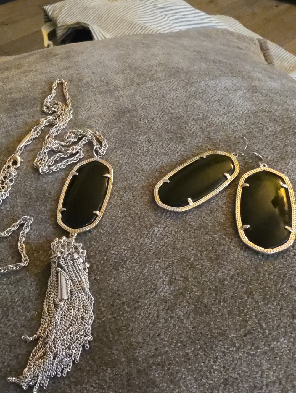 Kendra Scott Silver  And blacl Necklace and Earrings Set